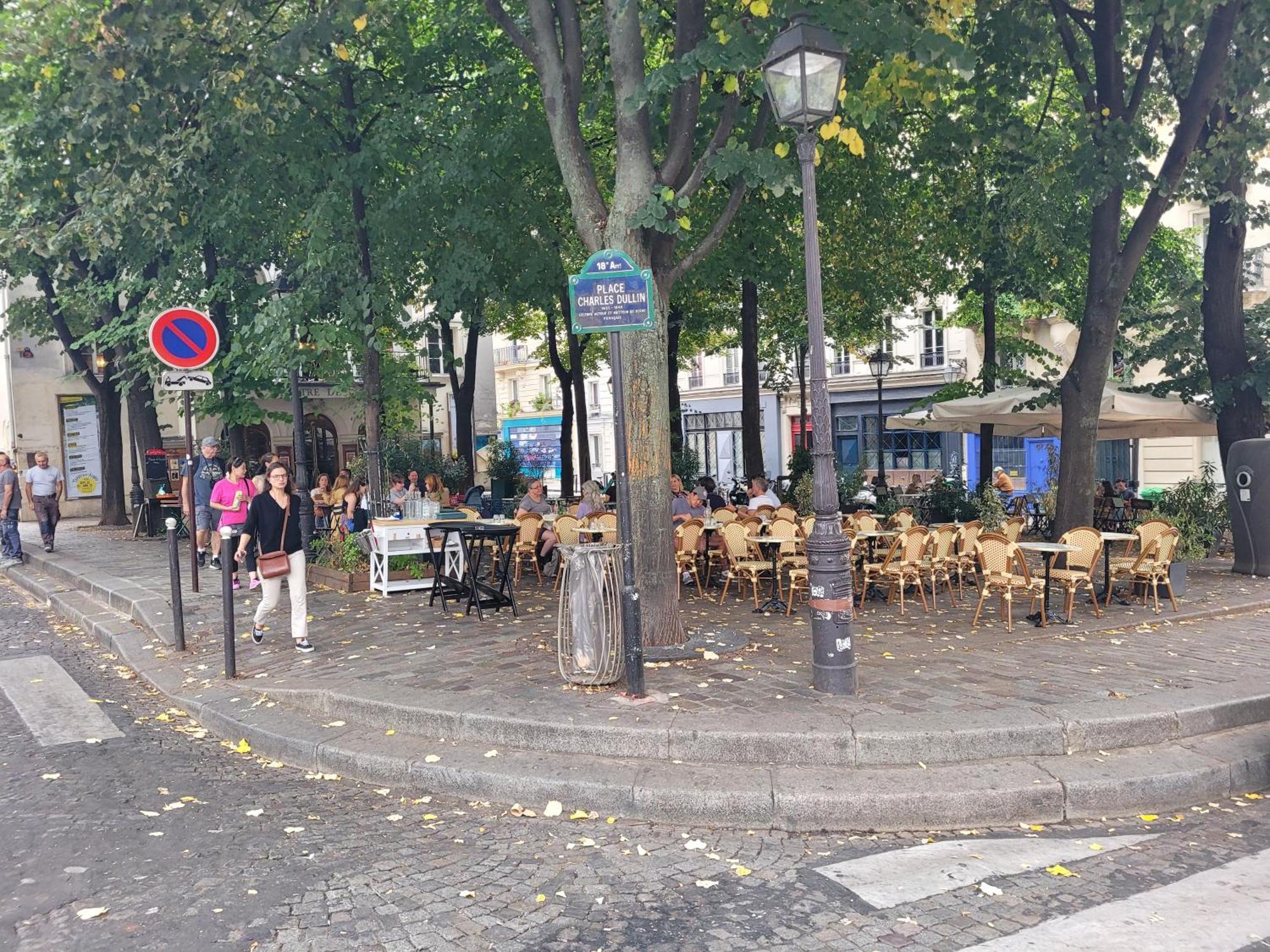 Studio Bien Equipe Au Calme A Montmartre Париж Экстерьер фото
