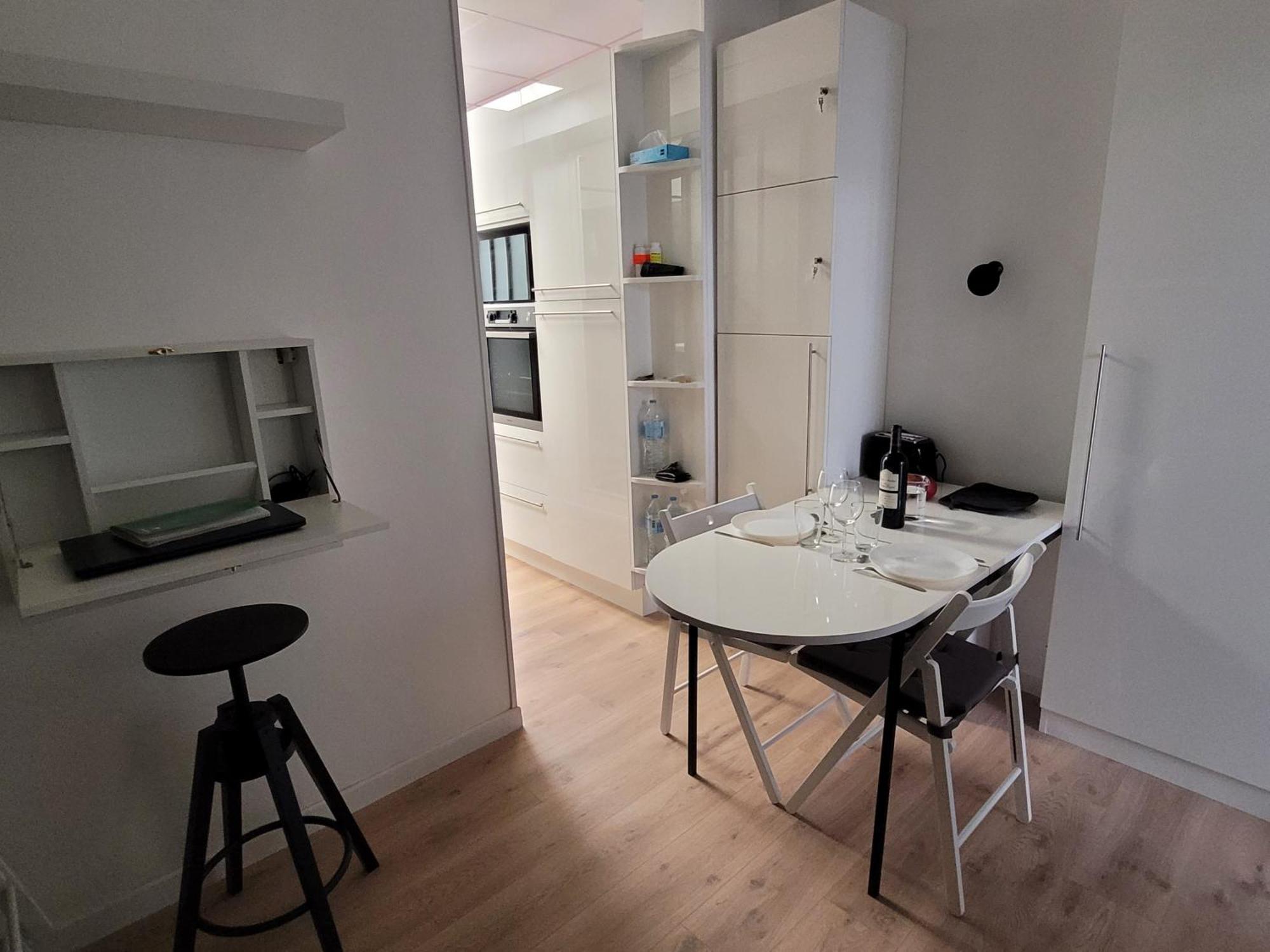 Studio Bien Equipe Au Calme A Montmartre Париж Экстерьер фото